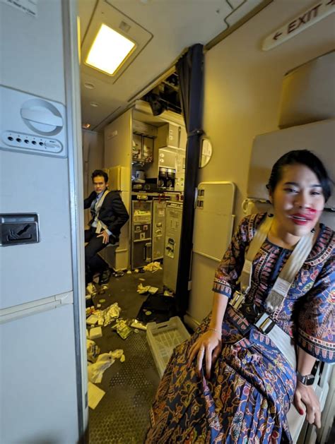 Singapore Airlines Flight 321 .